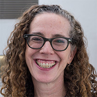 Robin Yabroff headshot